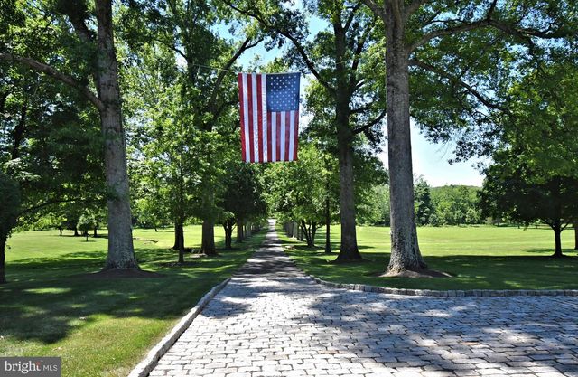 465 PINEVILLE RD, Newtown, PA 18940