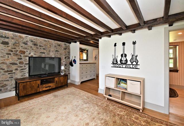 465 PINEVILLE RD, Newtown, PA 18940