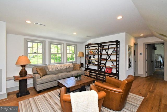 465 PINEVILLE RD, Newtown, PA 18940