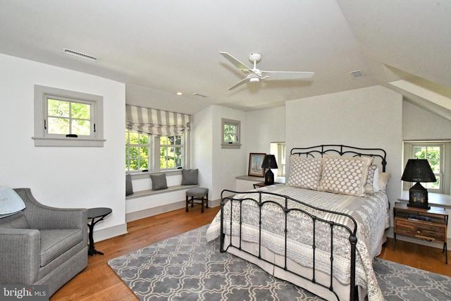 465 PINEVILLE RD, Newtown, PA 18940