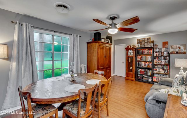 543 Mary Ann Drive, Pearl, MS 39208