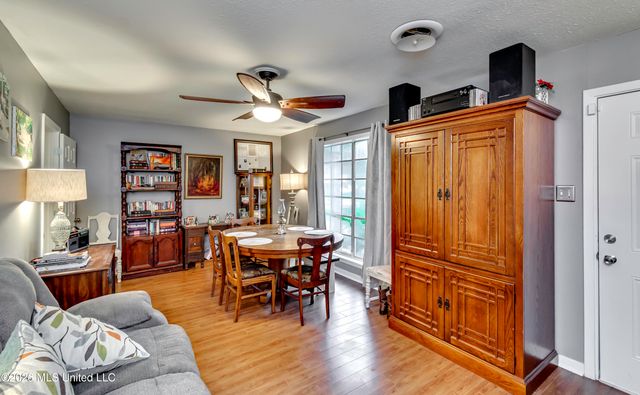 543 Mary Ann Drive, Pearl, MS 39208