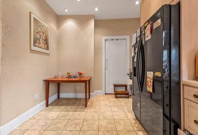 38-19 223rd St, Bayside, NY 11361