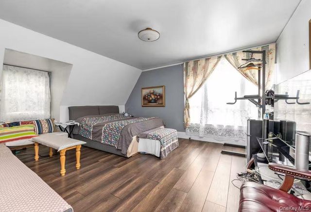 38-19 223rd St, Bayside, NY 11361