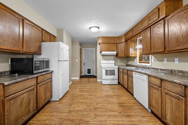 409 19TH ST SE, Minot, ND 58701