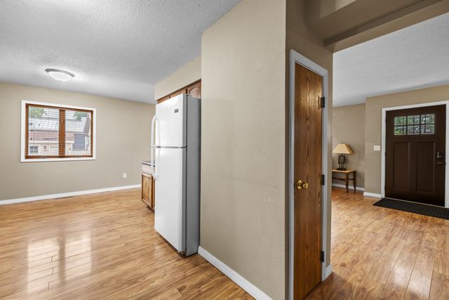 409 19TH ST SE, Minot, ND 58701