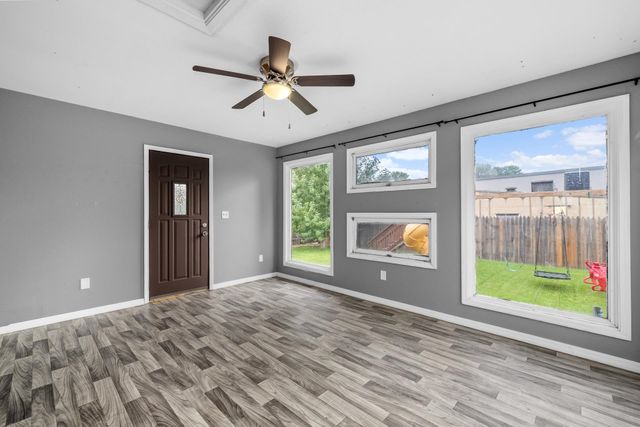 409 19TH ST SE, Minot, ND 58701