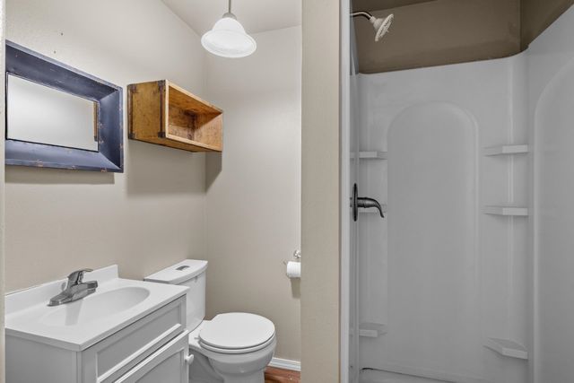 409 19TH ST SE, Minot, ND 58701