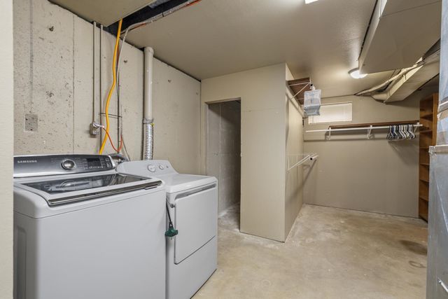 409 19TH ST SE, Minot, ND 58701