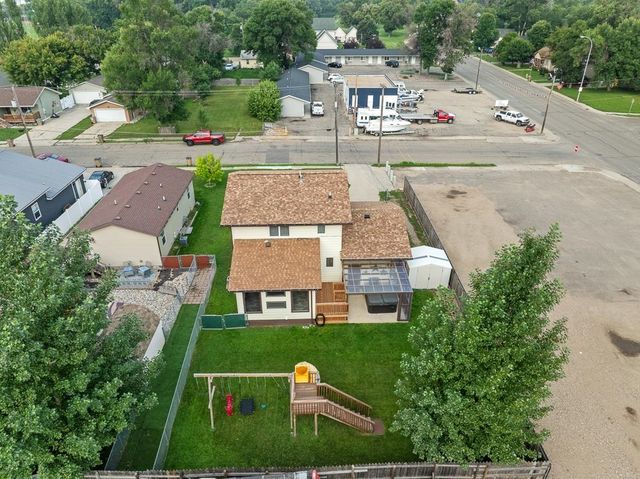 409 19TH ST SE, Minot, ND 58701