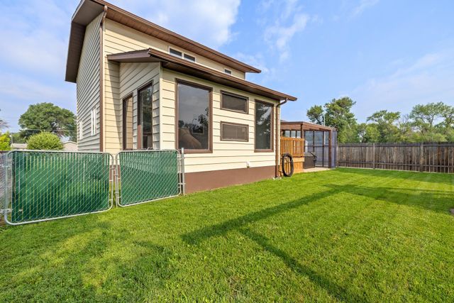 409 19TH ST SE, Minot, ND 58701