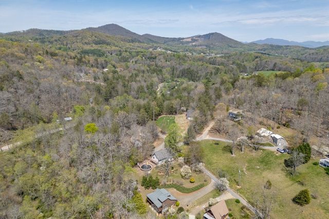 1739 Settlement Road, Young Harris, GA 30582