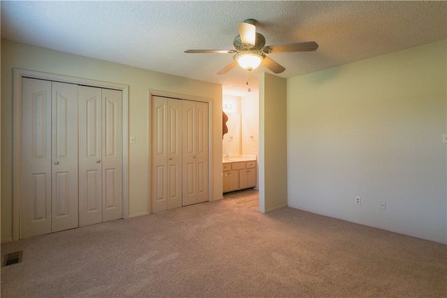 2538 E Sweetbriar Drive, Fayetteville, AR 72703