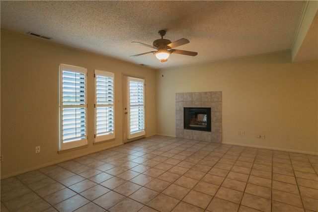2538 E Sweetbriar Drive, Fayetteville, AR 72703