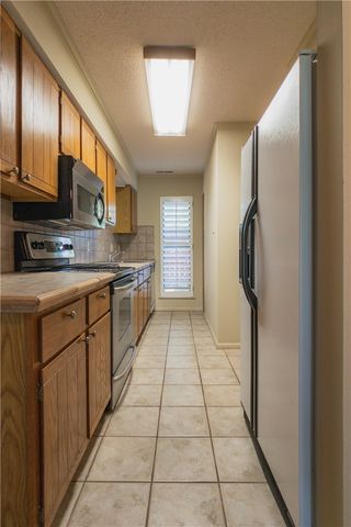 2538 E Sweetbriar Drive, Fayetteville, AR 72703