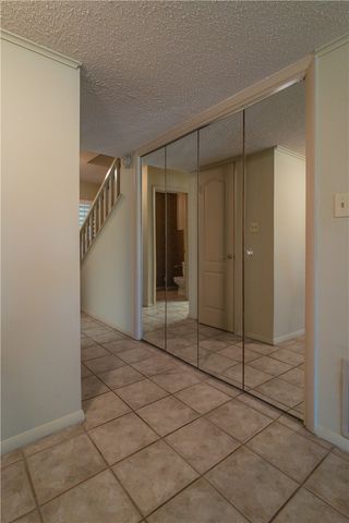 2538 E Sweetbriar Drive, Fayetteville, AR 72703