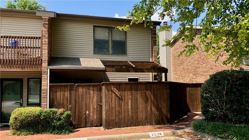 2538 E Sweetbriar Drive, Fayetteville, AR 72703