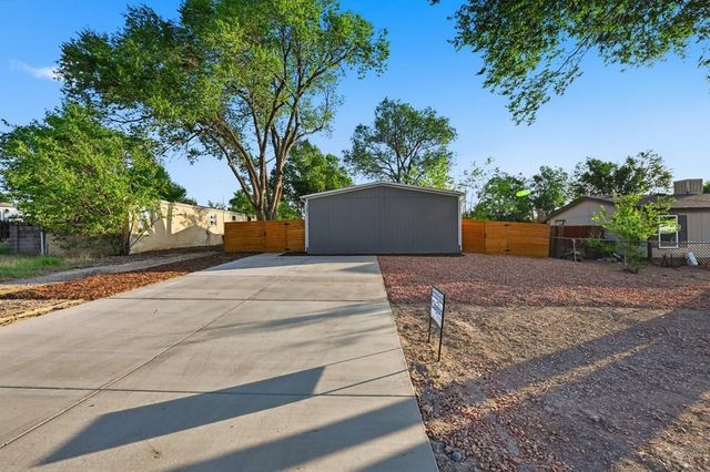281 E Stewart Dr, Pueblo West, CO 81007