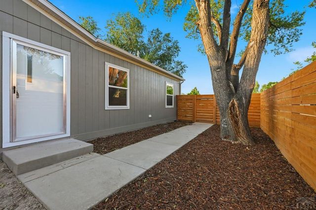 281 E Stewart Dr, Pueblo West, CO 81007