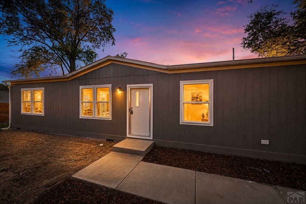 281 E Stewart Dr, Pueblo West, CO 81007