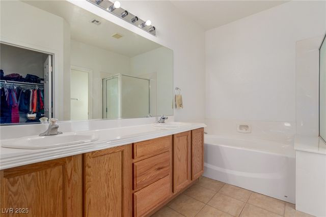 8239 Mozley Park Street, Las Vegas, NV 89113