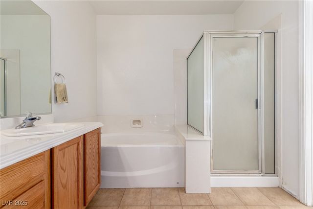 8239 Mozley Park Street, Las Vegas, NV 89113