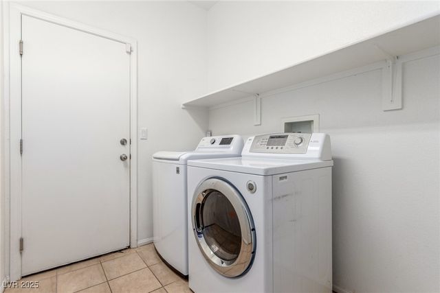 8239 Mozley Park Street, Las Vegas, NV 89113