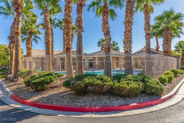 8239 Mozley Park Street, Las Vegas, NV 89113