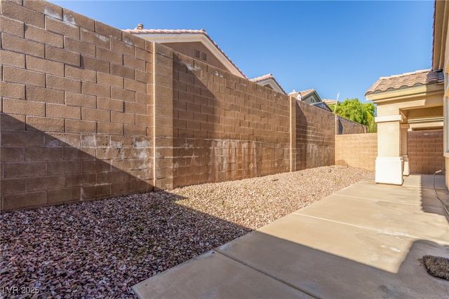 8239 Mozley Park Street, Las Vegas, NV 89113