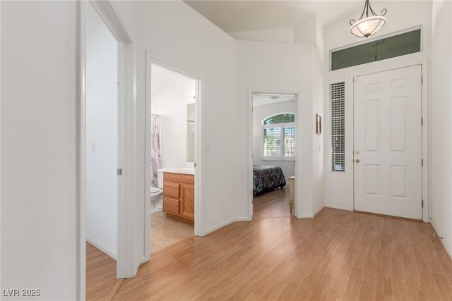 8239 Mozley Park Street, Las Vegas, NV 89113