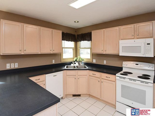 1901 Garret Lane, Lincoln, NE 68512