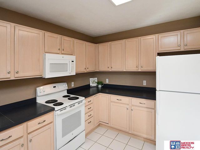 1901 Garret Lane, Lincoln, NE 68512