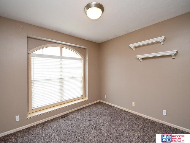 1901 Garret Lane, Lincoln, NE 68512