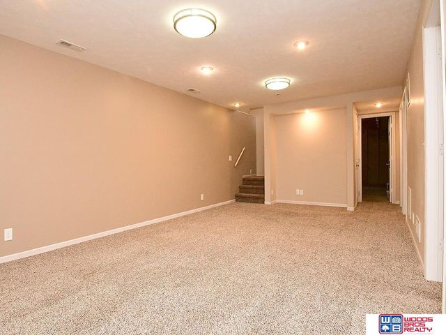 1901 Garret Lane, Lincoln, NE 68512