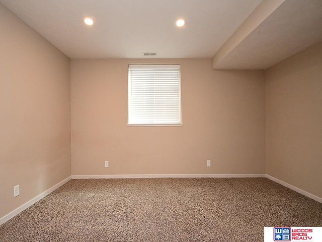 1901 Garret Lane, Lincoln, NE 68512