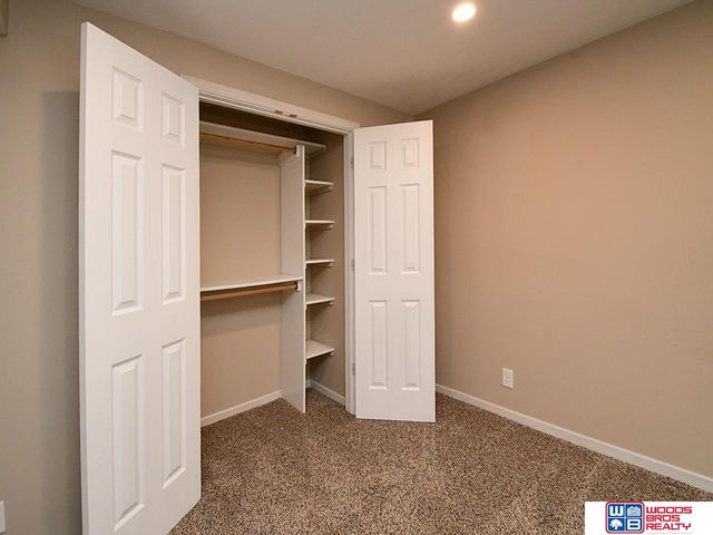 1901 Garret Lane, Lincoln, NE 68512