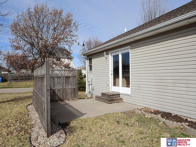 1901 Garret Lane, Lincoln, NE 68512