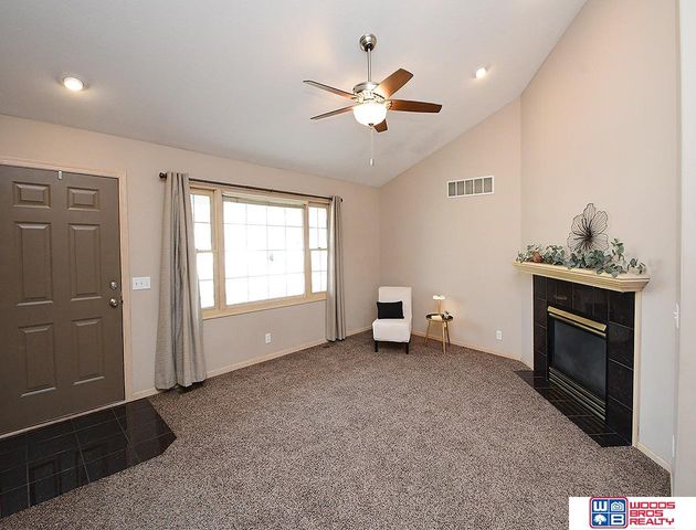 1901 Garret Lane, Lincoln, NE 68512