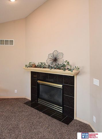 1901 Garret Lane, Lincoln, NE 68512