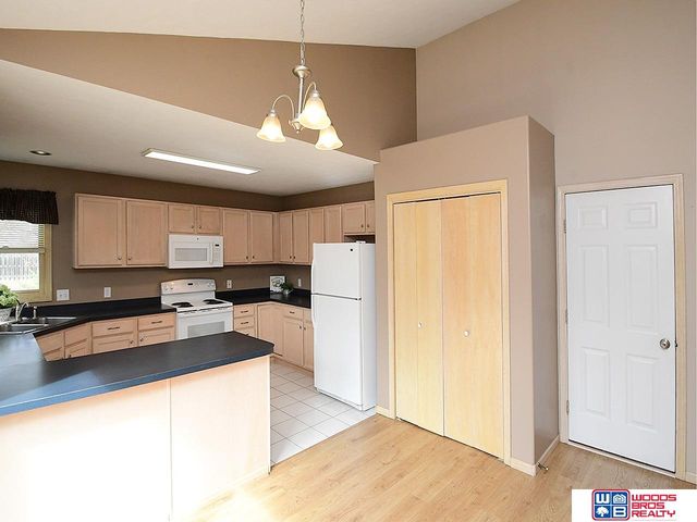 1901 Garret Lane, Lincoln, NE 68512