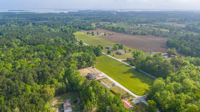 324 Bedford Road, Cross, SC 29436