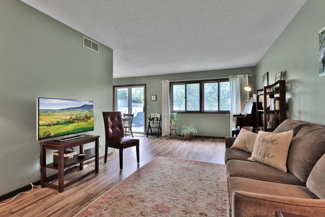 180 Wentworth Avenue W D, West Saint Paul, MN 55118