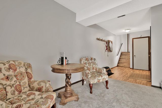 180 Wentworth Avenue W D, West Saint Paul, MN 55118