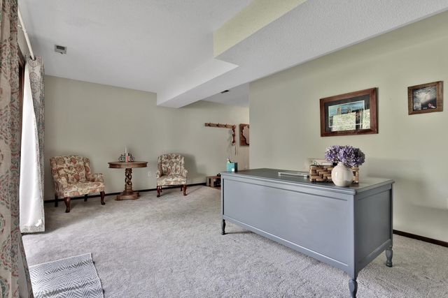 180 Wentworth Avenue W D, West Saint Paul, MN 55118