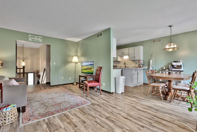 180 Wentworth Avenue W D, West Saint Paul, MN 55118