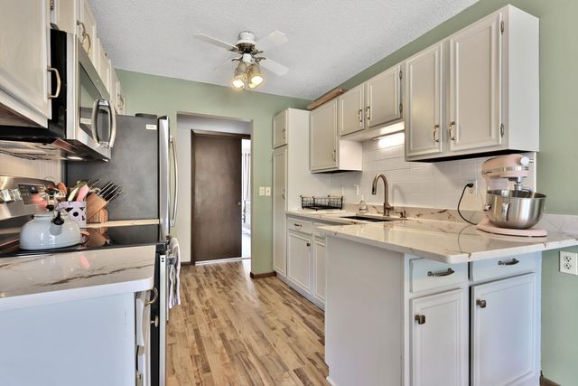 180 Wentworth Avenue W D, West Saint Paul, MN 55118