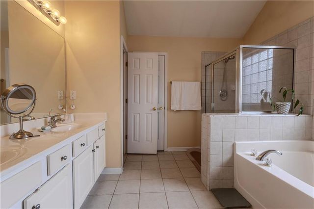 3385 Stoneleigh Run Drive, Buford, GA 30519