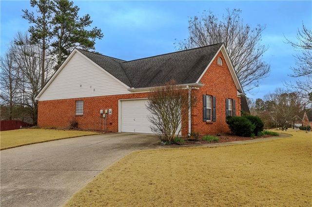 3385 Stoneleigh Run Drive, Buford, GA 30519