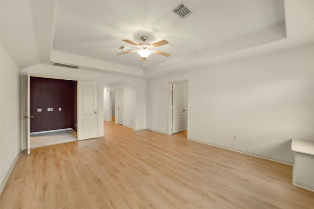 82 Cherry Hills Drive, Jersey Village, TX 77064