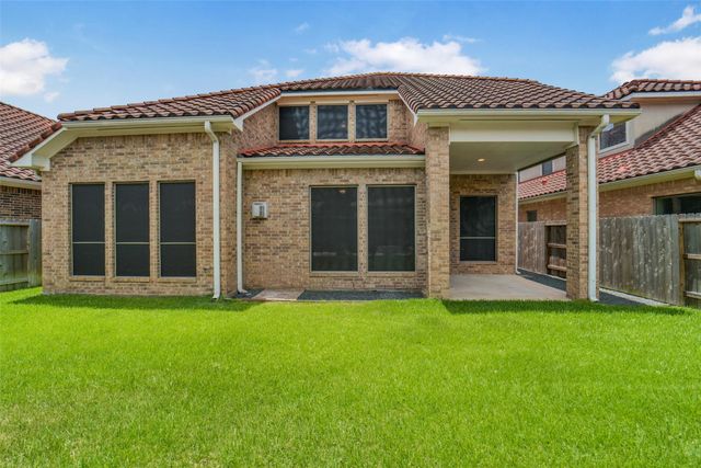 82 Cherry Hills Drive, Jersey Village, TX 77064